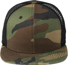 Load image into Gallery viewer, {"position": "front center", "transparent": true, "color": "camo/black"}
